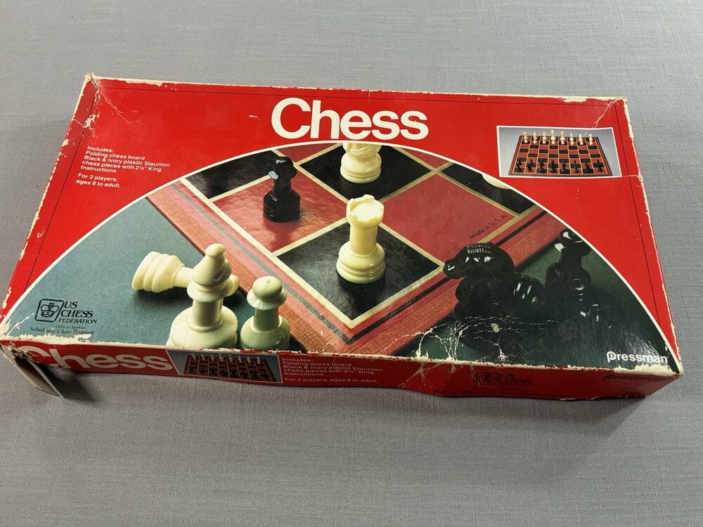 Vintage Pressman Chess Set Complete 32 Pieces Folding Board w/ Instructions USA